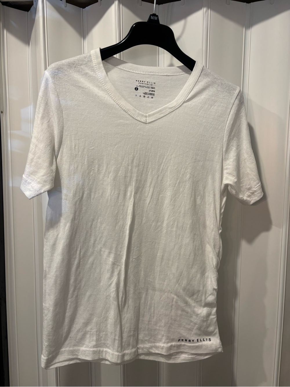 Perry Ellis Men’s White V-Neck Tee Size Medium